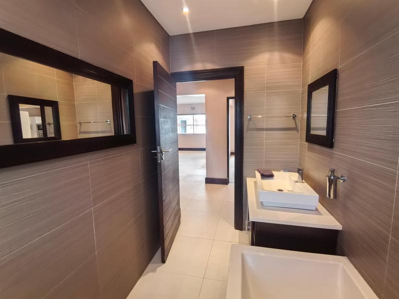 To Let 2 Bedroom Property for Rent in Sea Point Western Cape